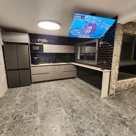 מבנים בים 75 Suites At Sea Haifa Buitenkant foto