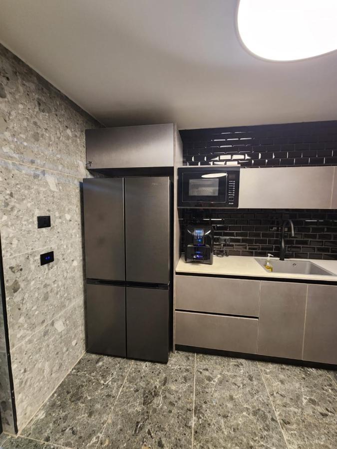 מבנים בים 75 Suites At Sea Haifa Buitenkant foto